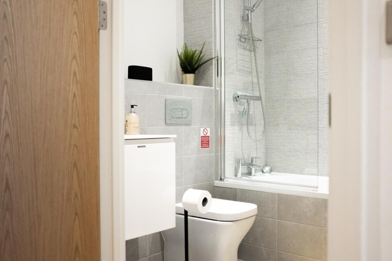 Luxury, Free Gym, Indoor Terrace, City Centre Apartment *